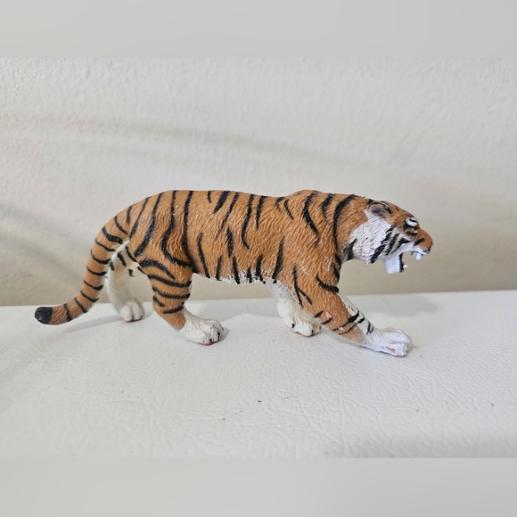 Safari Ltd Wild Safari Bengal Tigers Set of 3 - Picture 3 of 7